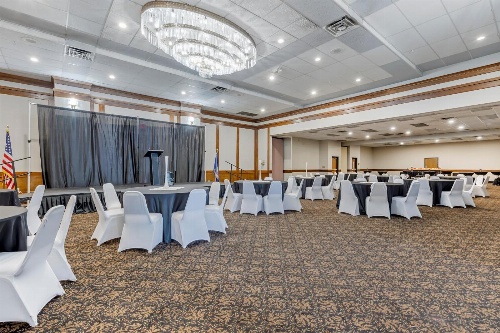 Seaport Inn & Suites image 1