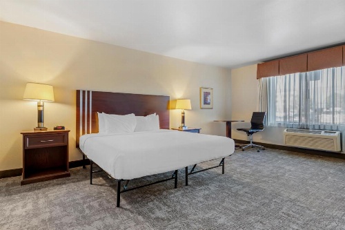 Seaport Inn & Suites image 24