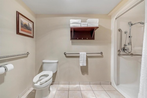 Seaport Inn & Suites image 9